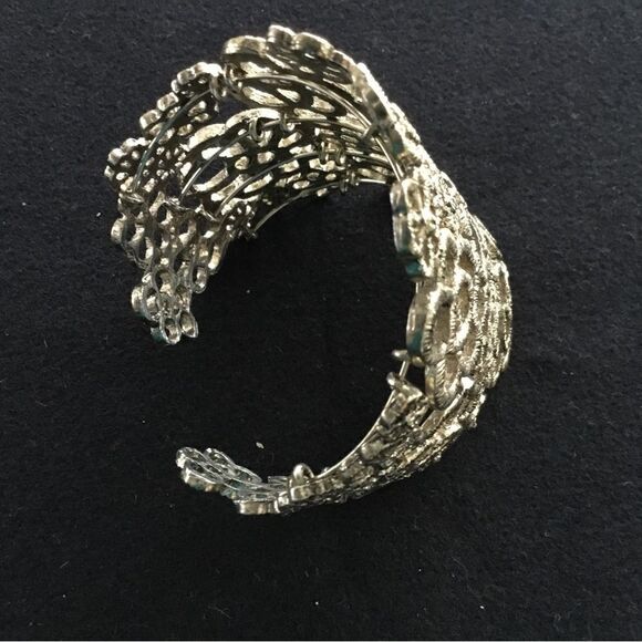 Metal lace filigree bangle bracelet.  J0022 - Picture 6 of 6